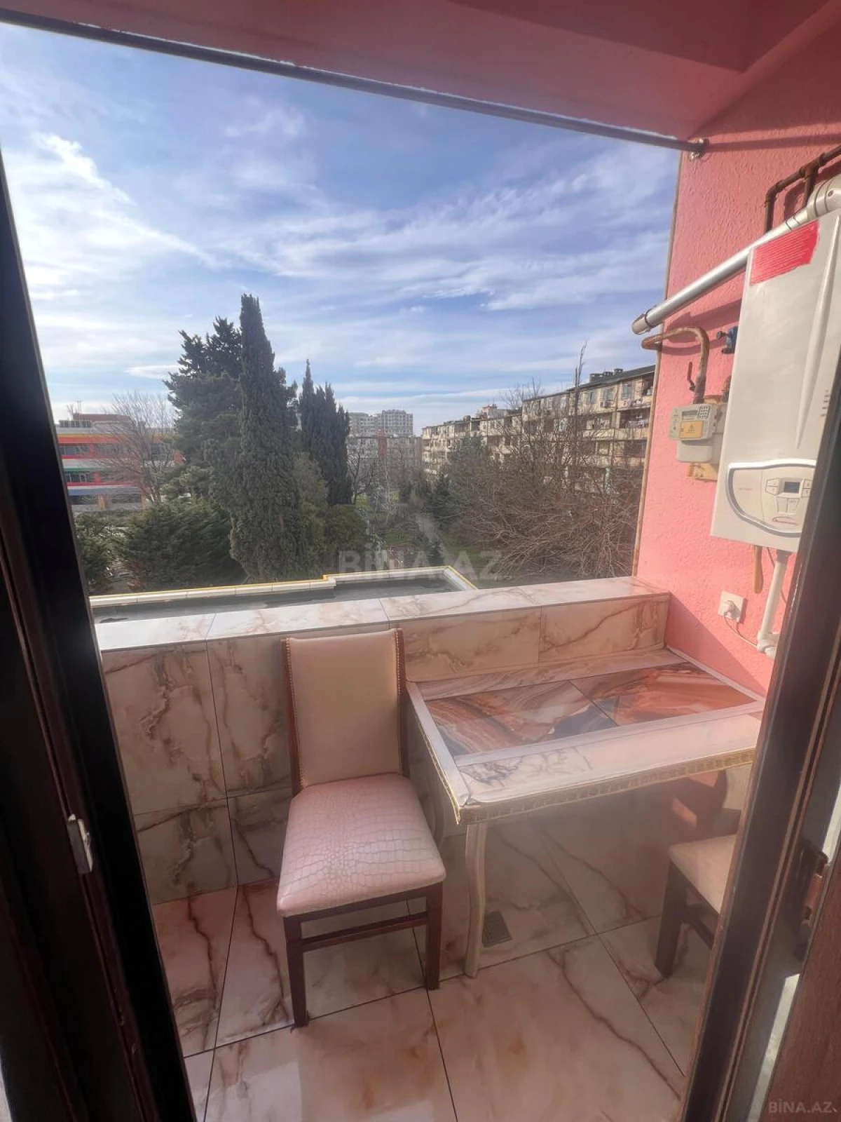 Satılır 3 otaqlı mənzil 120 m²