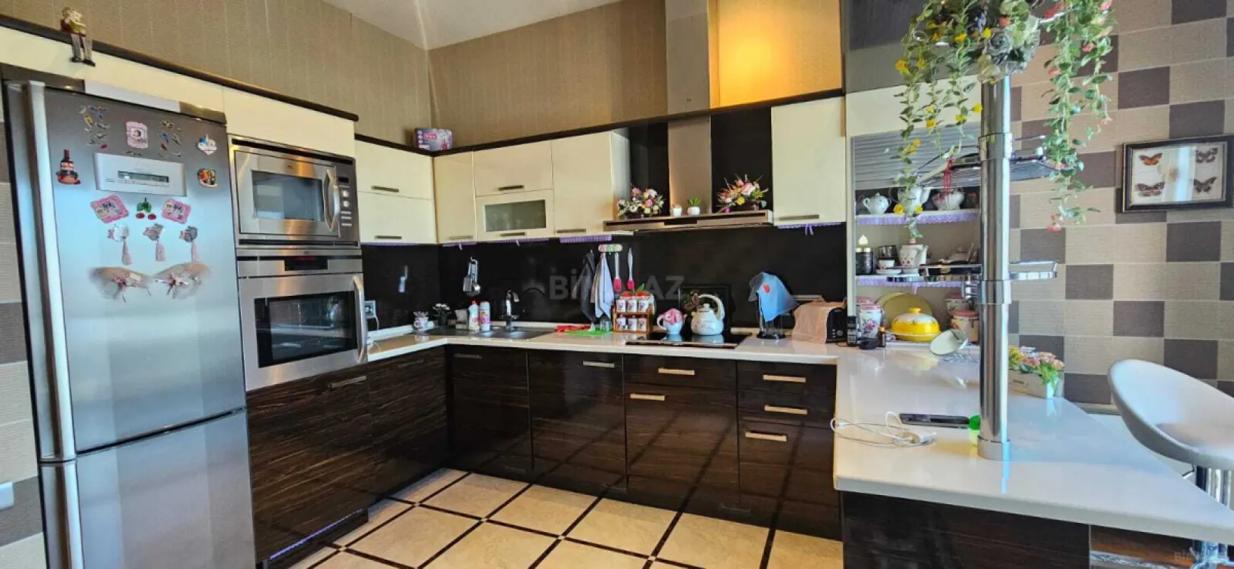 Satılır 3 otaqlı mənzil 135 m²