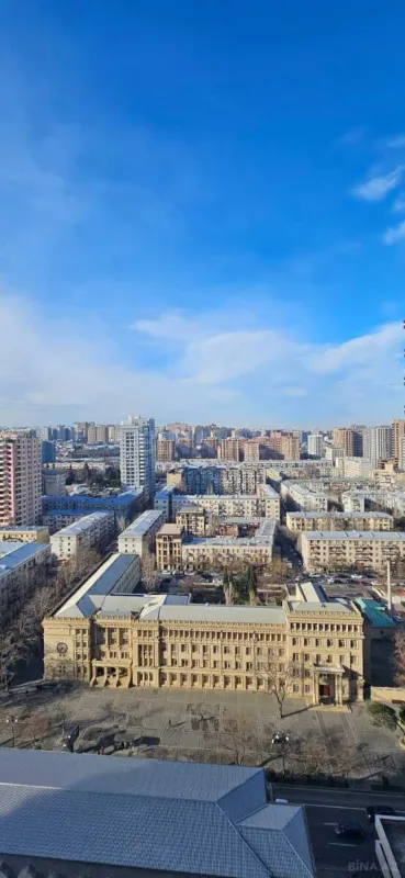 Satılır 3 otaqlı mənzil 135 m²