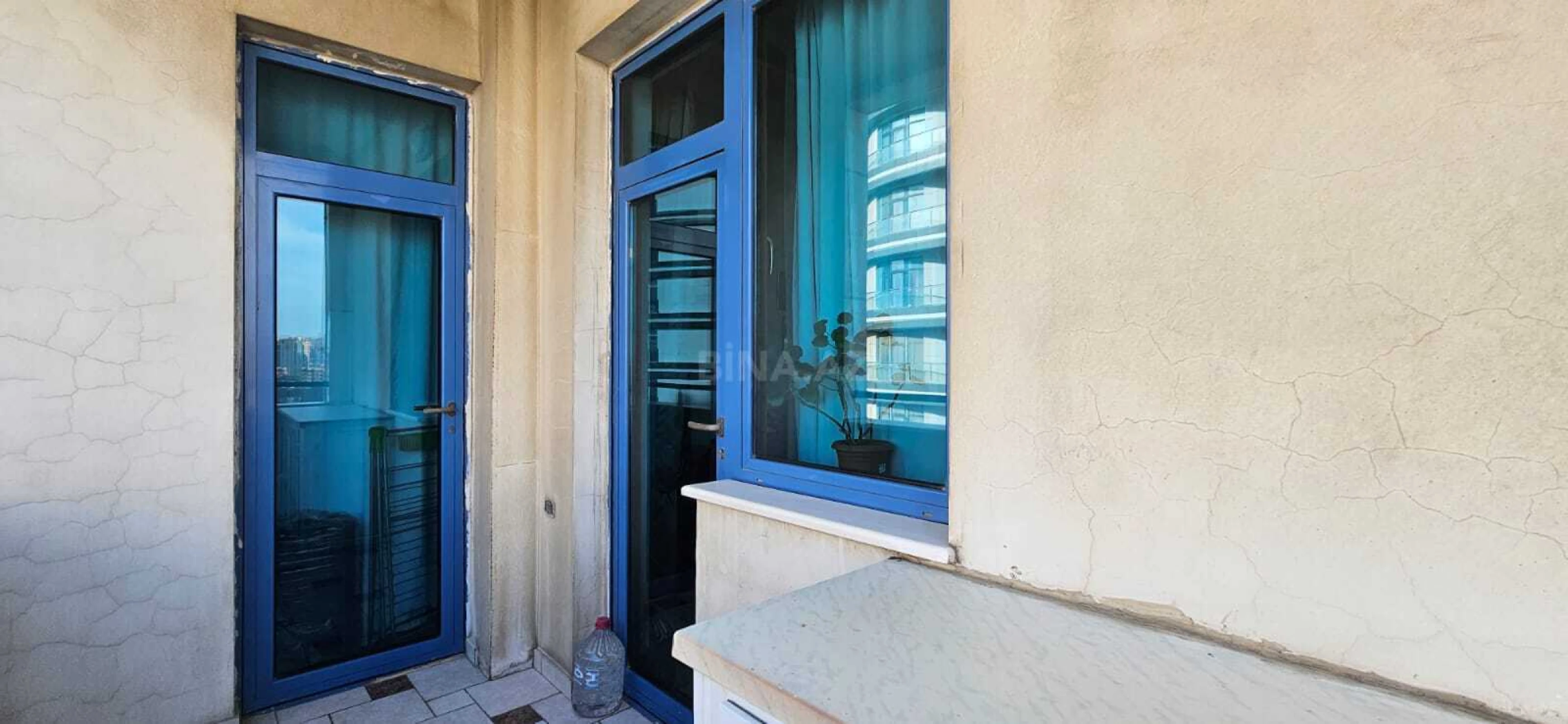 Satılır 3 otaqlı mənzil 135 m²