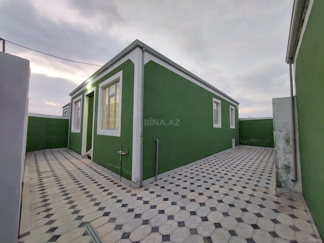 Satılır 4 otaqlı həyət evi 100 m²