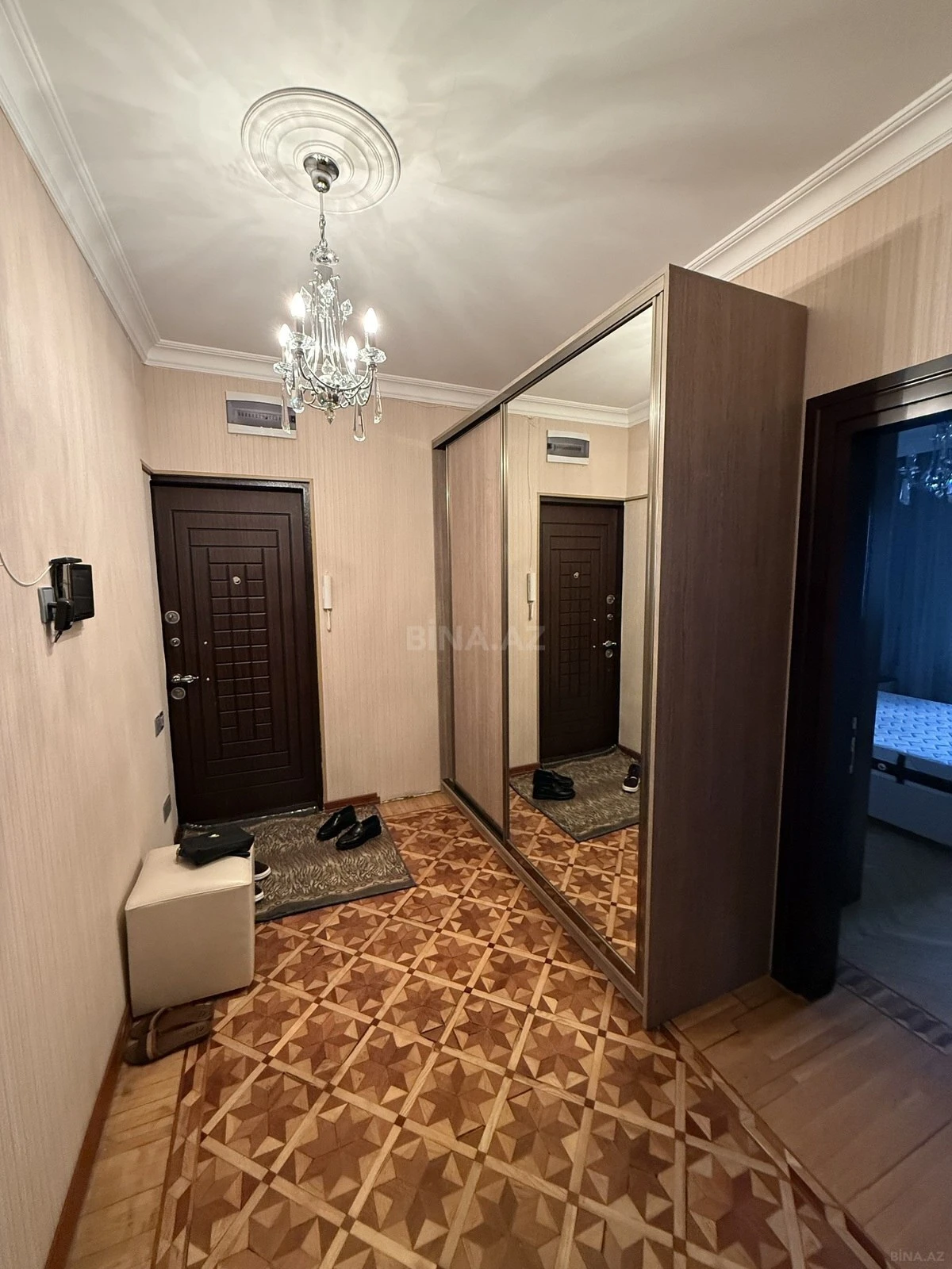 Kirayə verilir 4 otaqlı mənzil 120 m²
