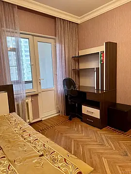 Kirayə verilir 4 otaqlı mənzil 120 m²