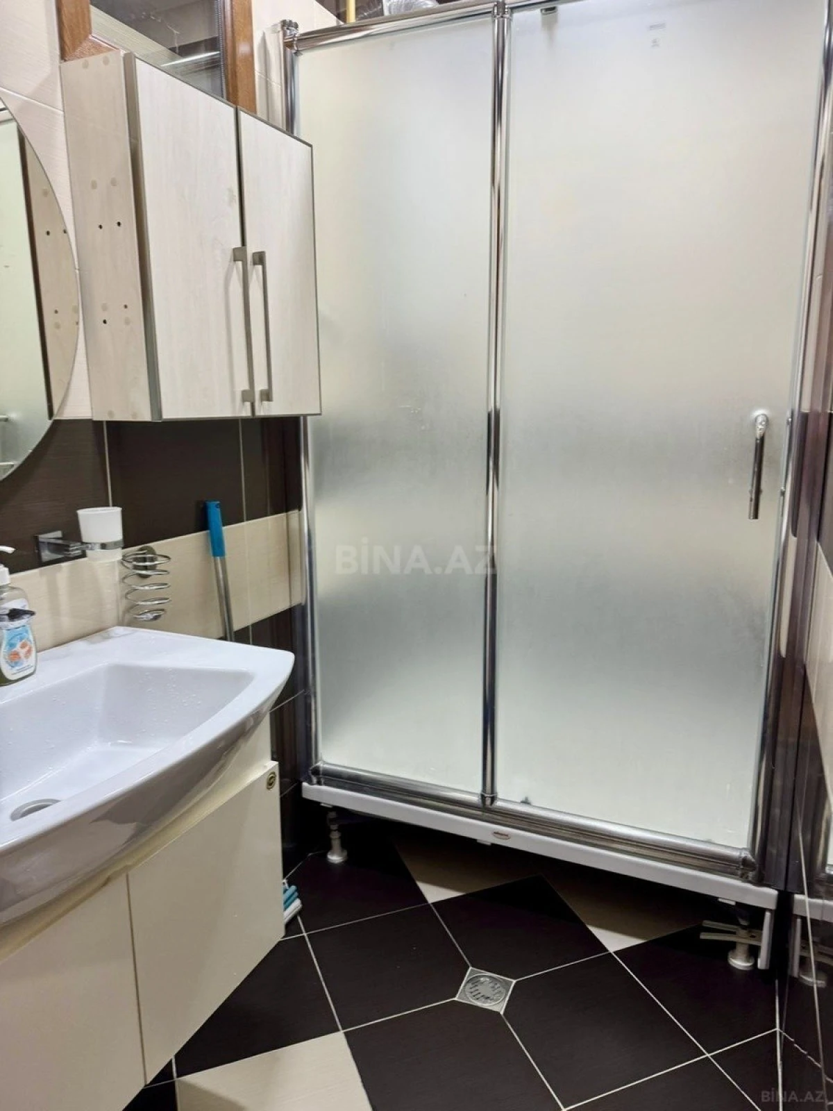 Kirayə verilir 4 otaqlı mənzil 120 m²