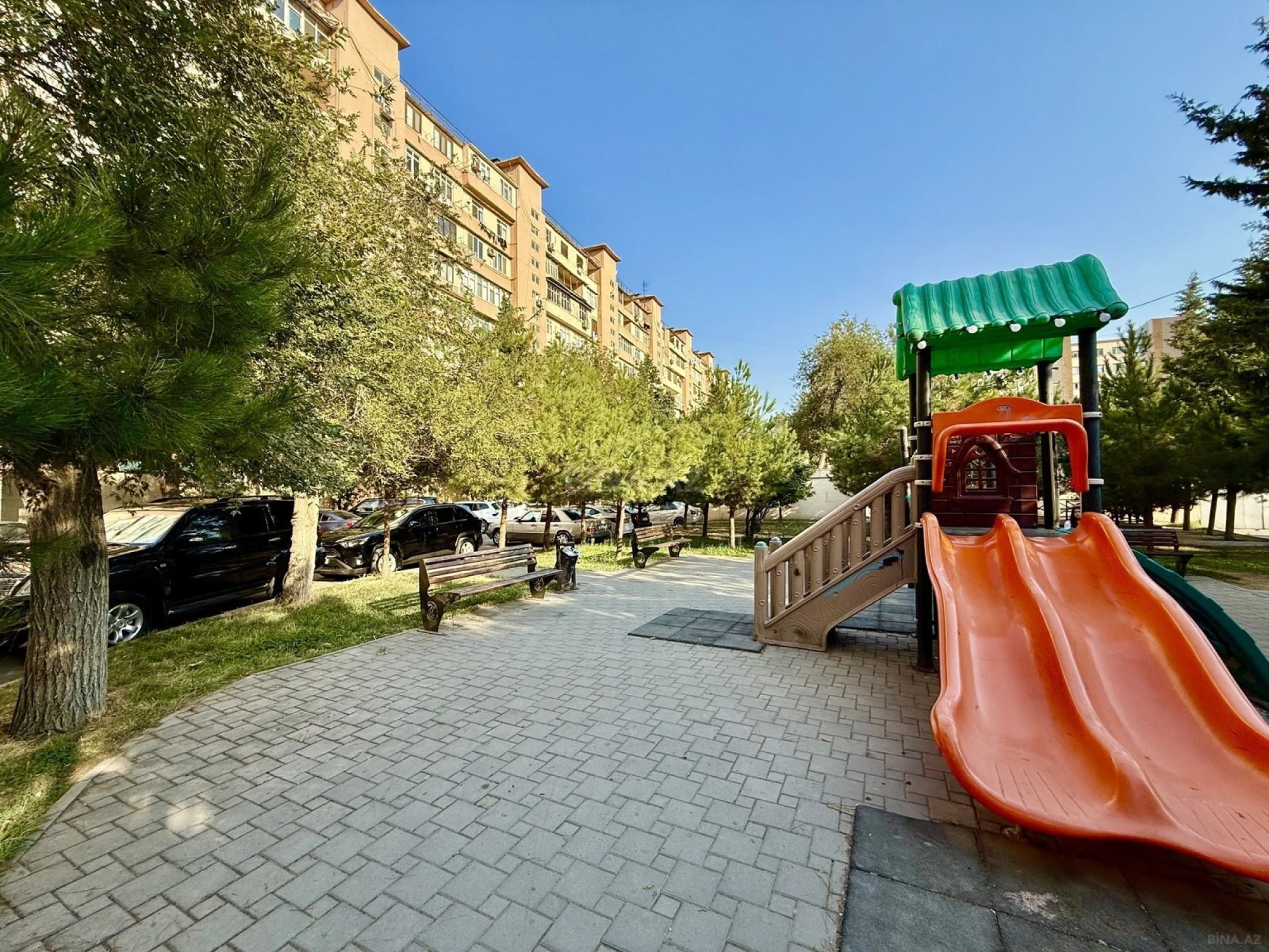 Kirayə verilir 4 otaqlı mənzil 120 m²