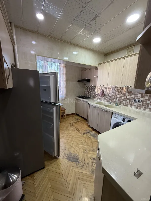 Kirayə verilir 4 otaqlı mənzil 120 m²