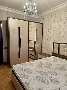 Kirayə verilir 4 otaqlı mənzil 120 m²