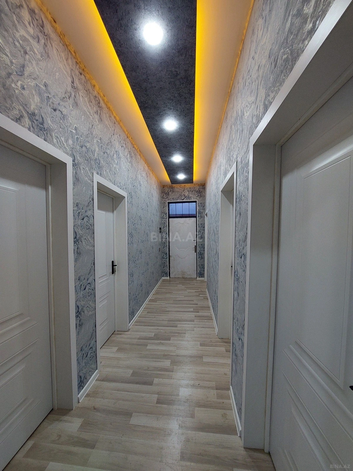 Satılır 4 otaqlı həyət evi 220 m²
