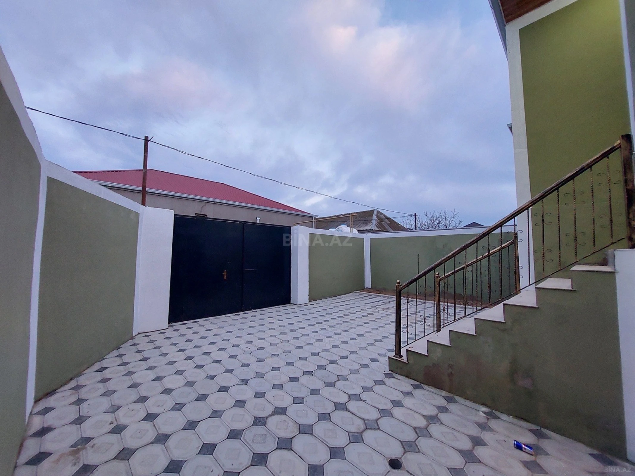 Satılır 4 otaqlı həyət evi 220 m²