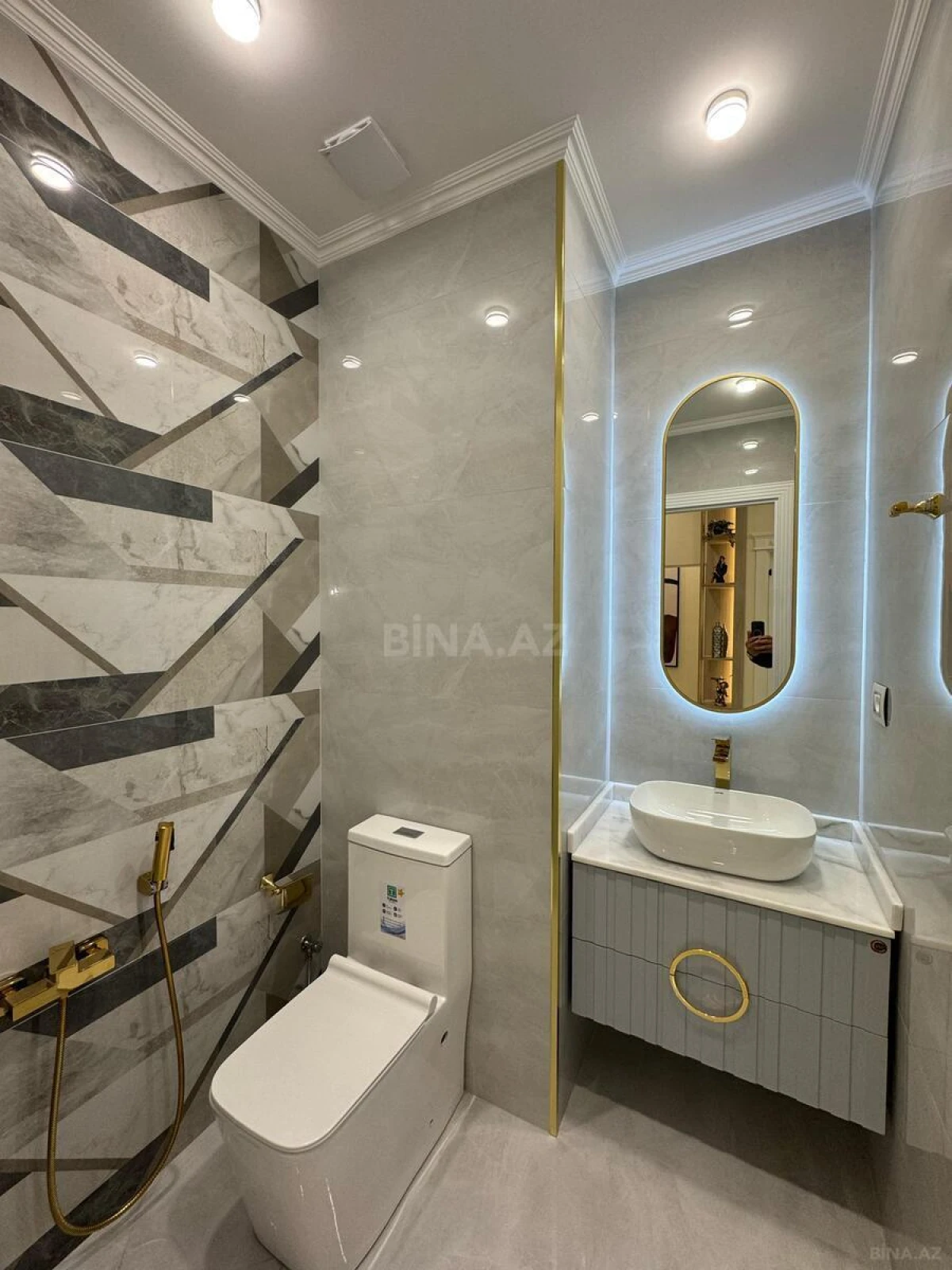 Satılır 3 otaqlı mənzil 125 m²