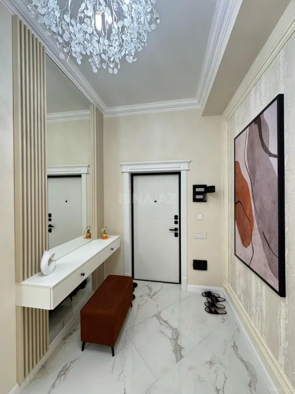 Satılır 3 otaqlı mənzil 125 m²