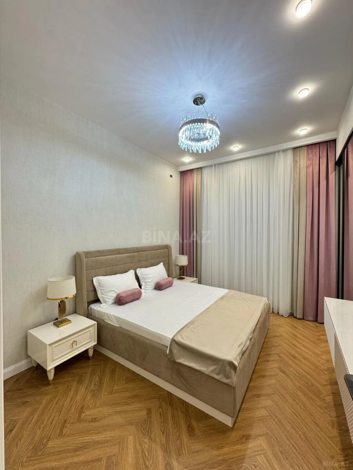 Satılır 3 otaqlı mənzil 125 m²