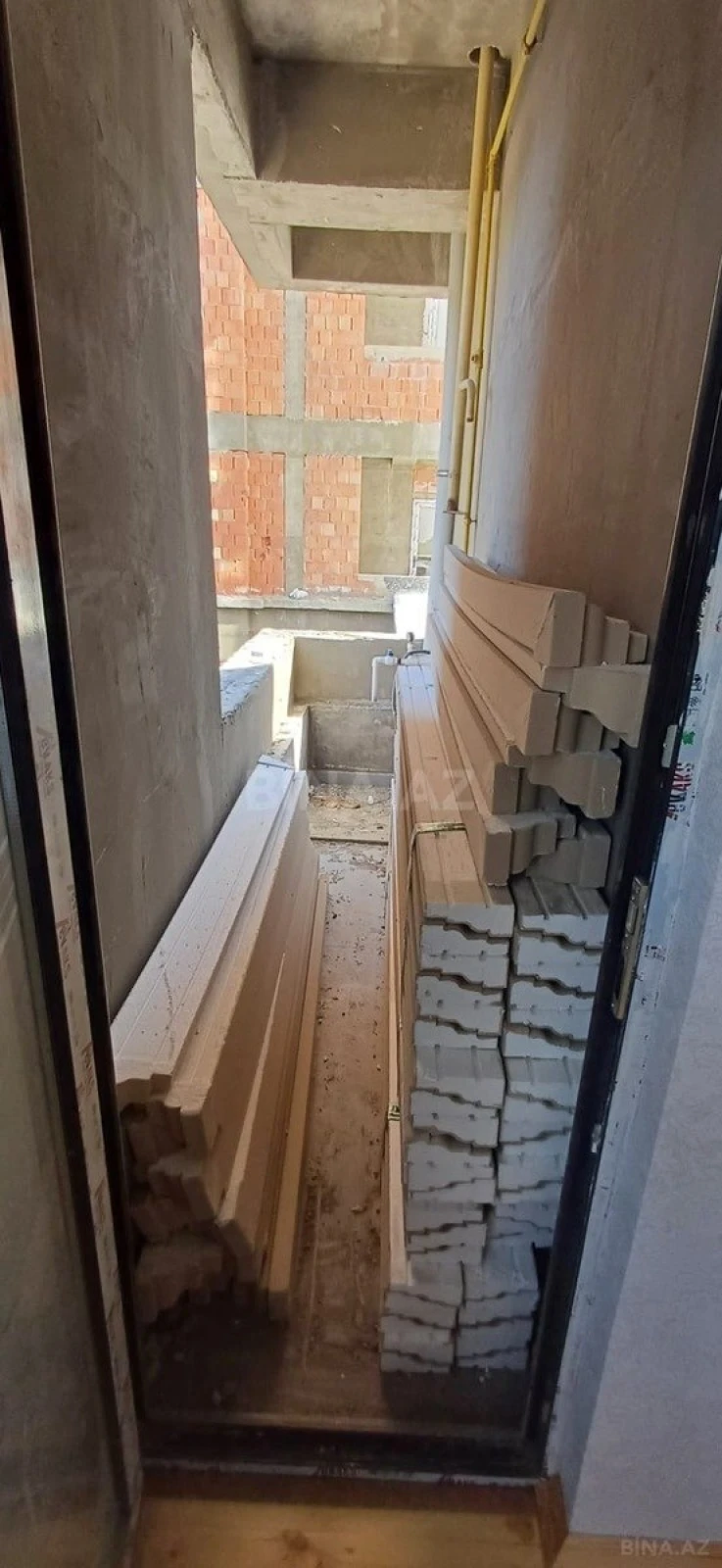 Satılır 2 otaqlı mənzil 76 m²