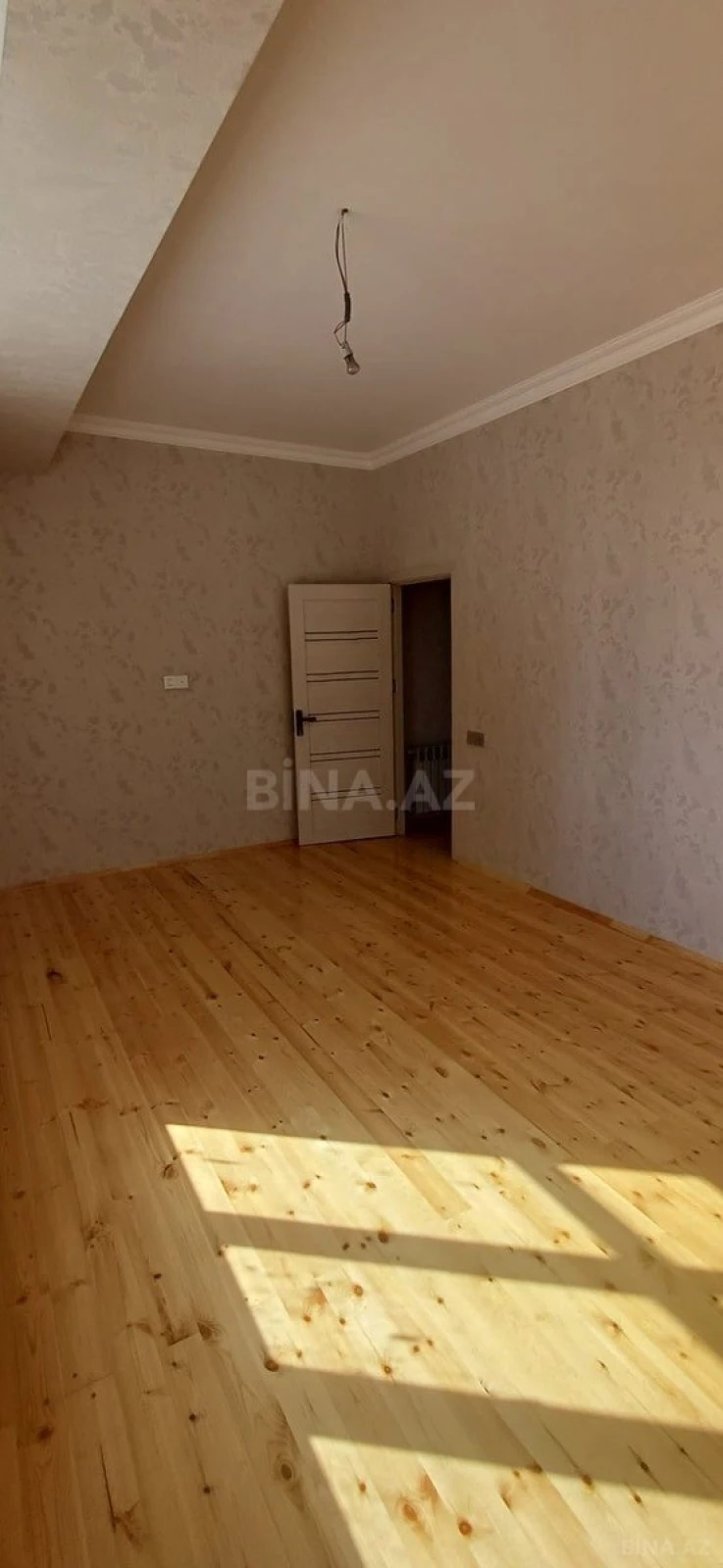 Satılır 2 otaqlı mənzil 76 m²