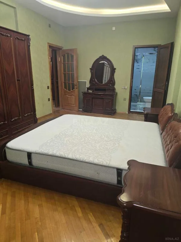 Kirayə verilir 3 otaqlı mənzil 160 m²
