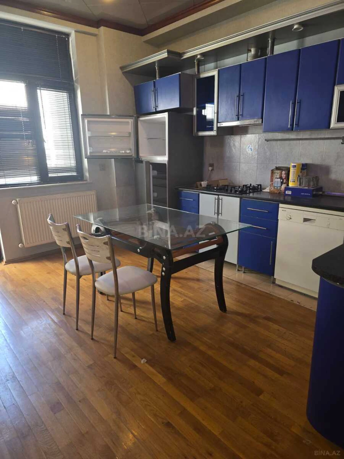 Kirayə verilir 3 otaqlı mənzil 160 m²
