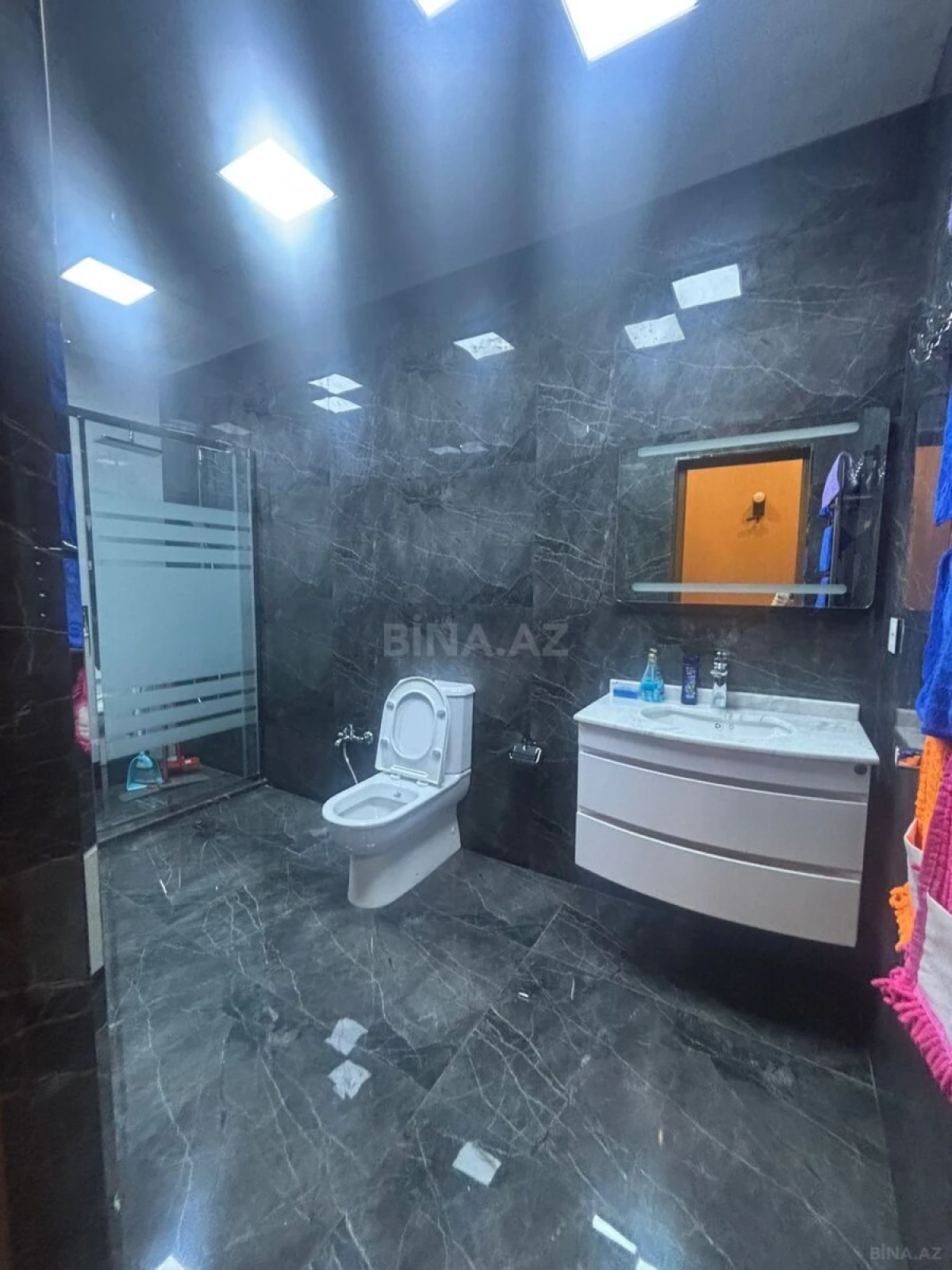 Kirayə verilir 3 otaqlı mənzil 160 m²