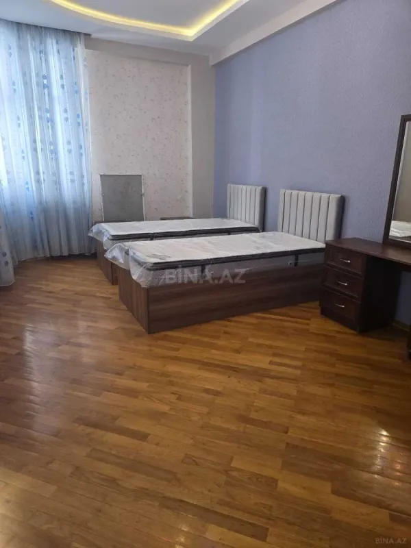Kirayə verilir 3 otaqlı mənzil 160 m²