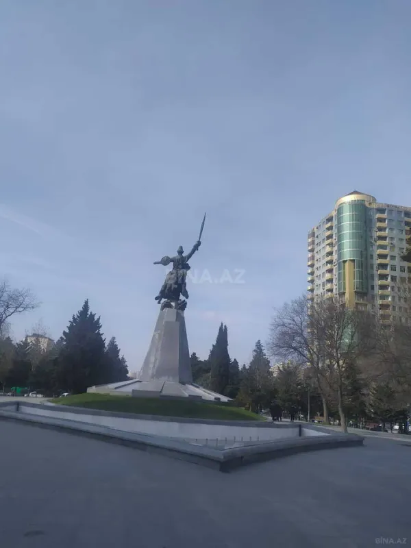 Kirayə verilir 3 otaqlı mənzil 160 m²