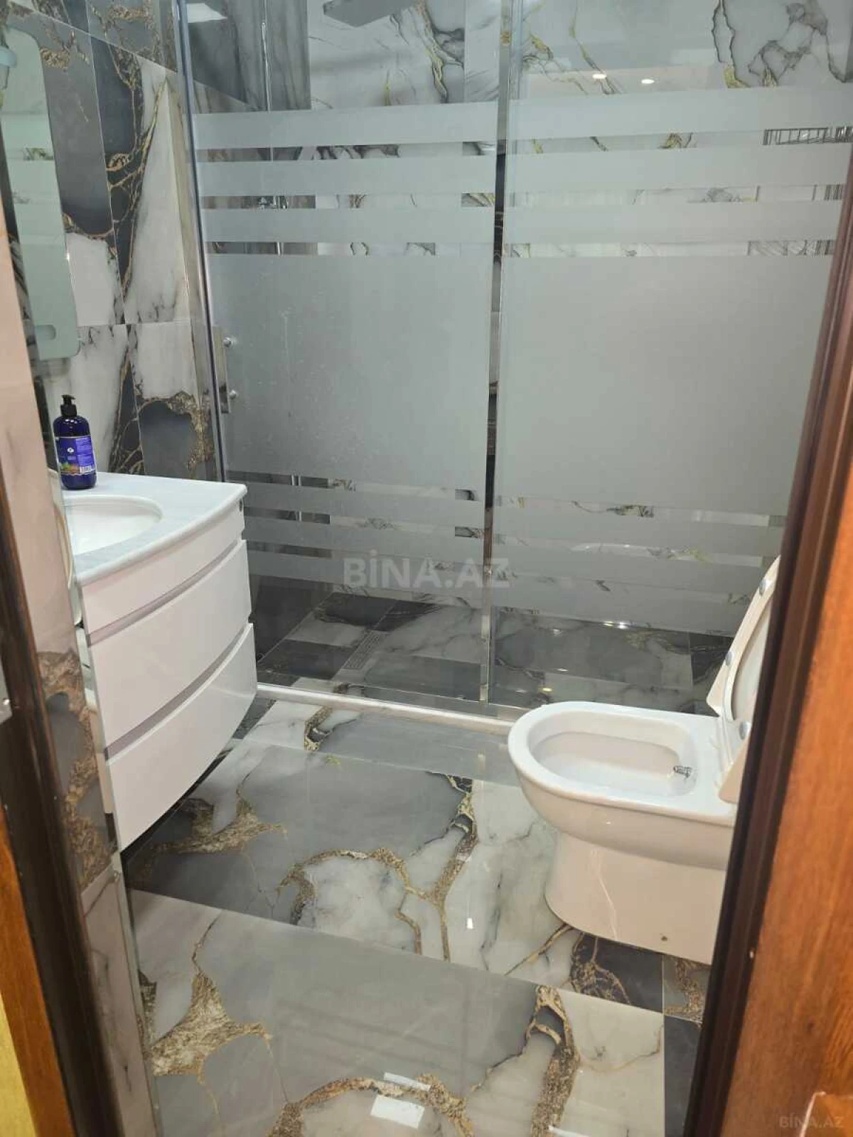 Kirayə verilir 3 otaqlı mənzil 160 m²