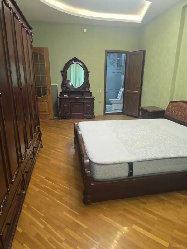 Kirayə verilir 3 otaqlı mənzil 160 m²