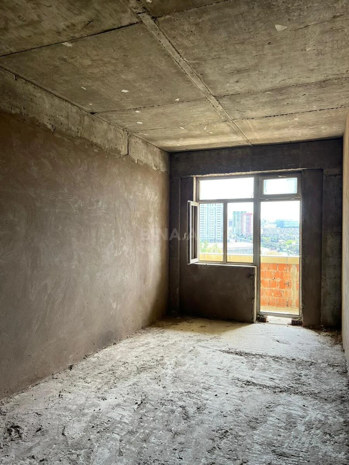 Satılır 4 otaqlı mənzil 168.5 m²