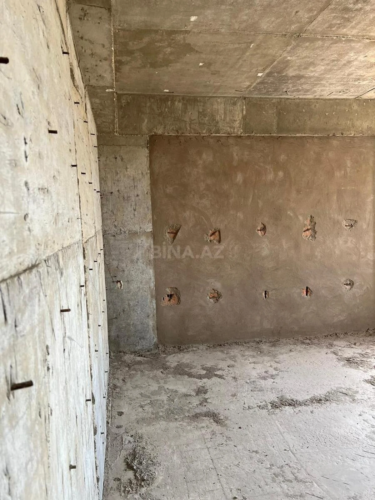 Satılır 4 otaqlı mənzil 168.5 m²