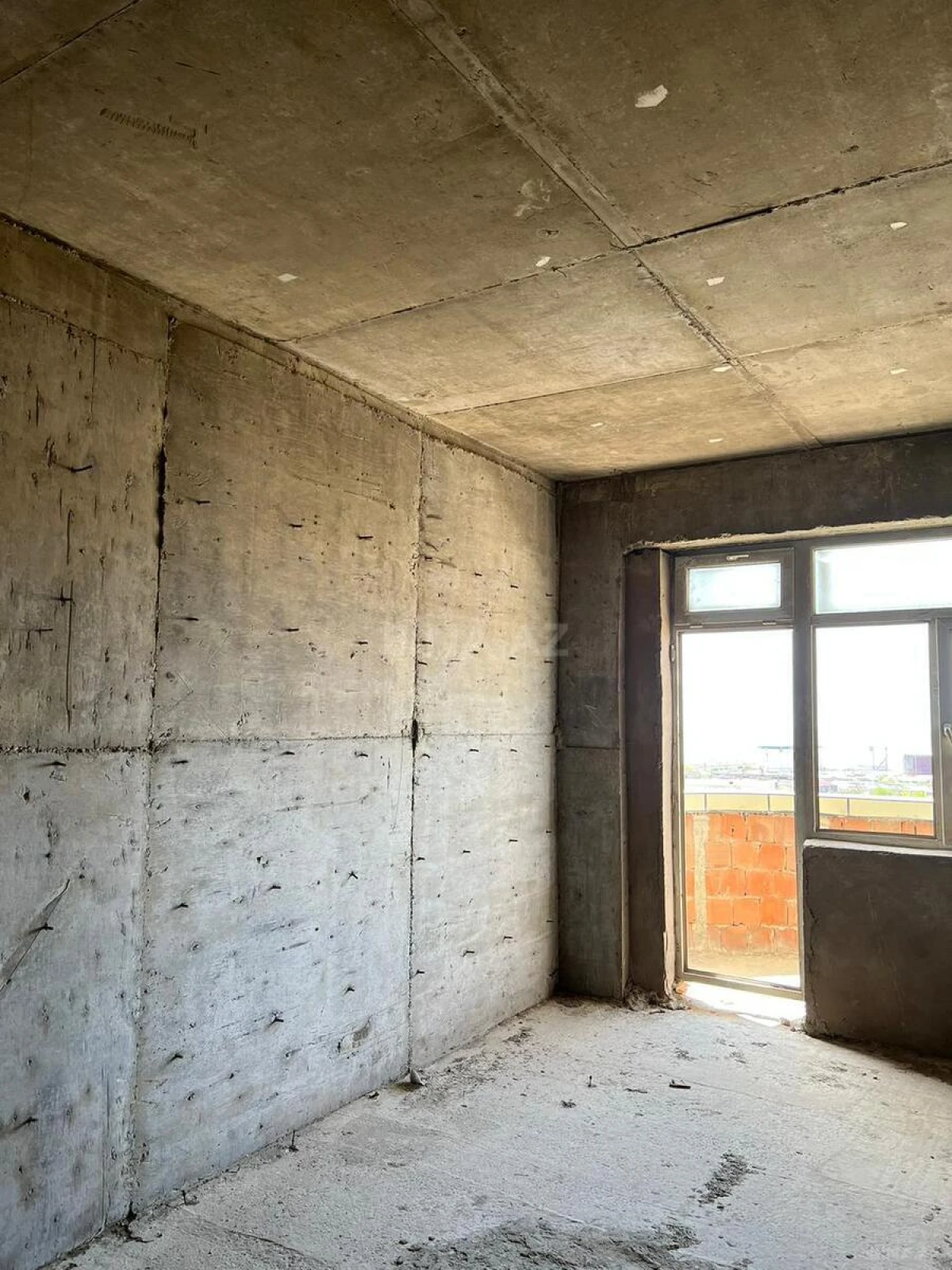 Satılır 4 otaqlı mənzil 168.5 m²