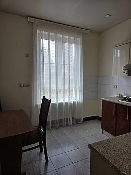 Kirayə verilir 2 otaqlı mənzil 66 m²