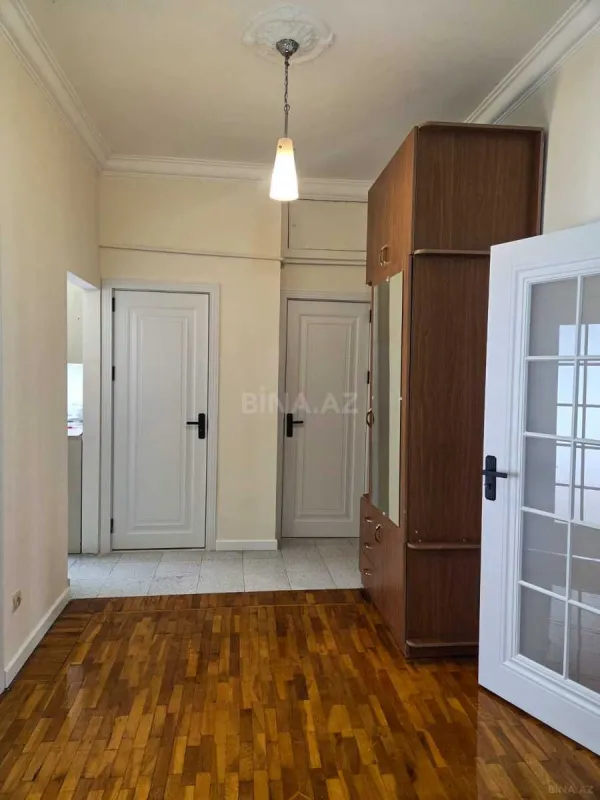 Kirayə verilir 2 otaqlı mənzil 66 m²