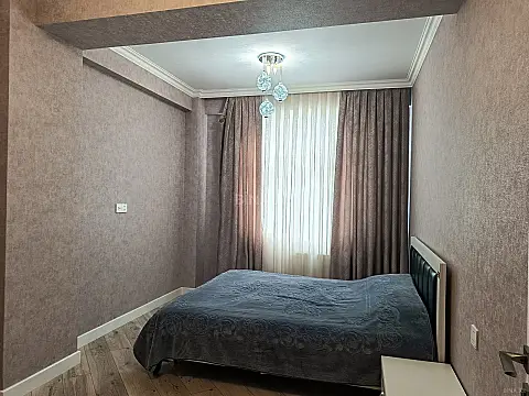 Kirayə verilir 2 otaqlı mənzil 75 m²