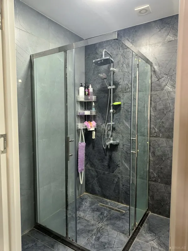 Kirayə verilir 2 otaqlı mənzil 75 m²