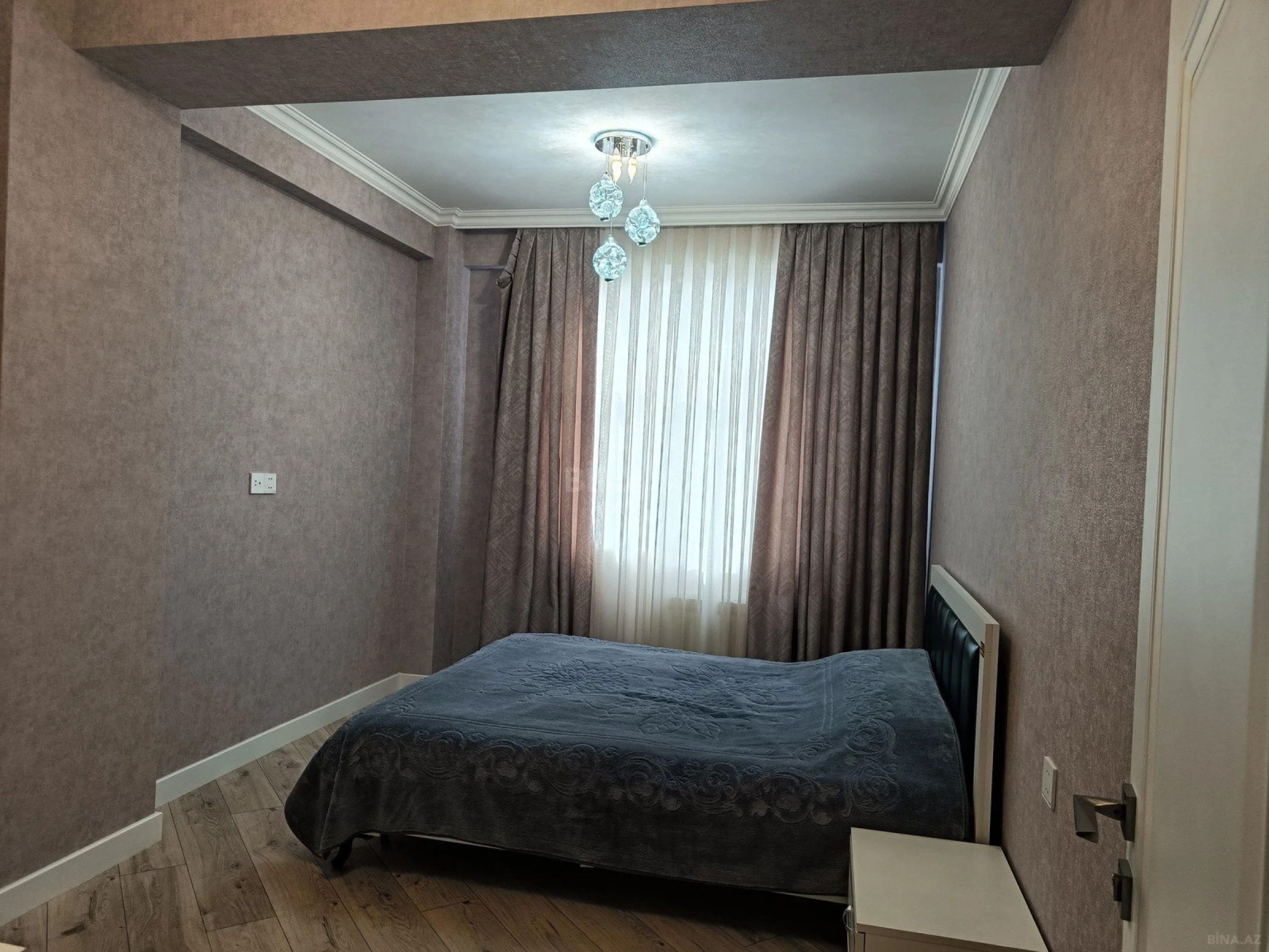 Kirayə verilir 2 otaqlı mənzil 75 m²