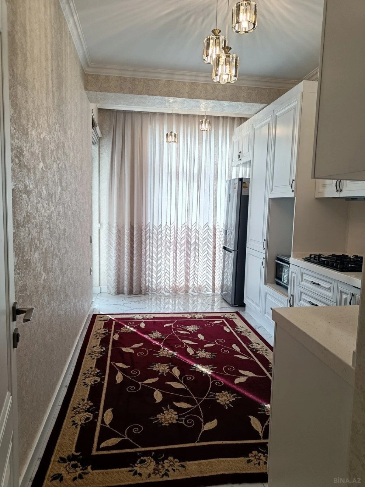 Kirayə verilir 2 otaqlı mənzil 75 m²