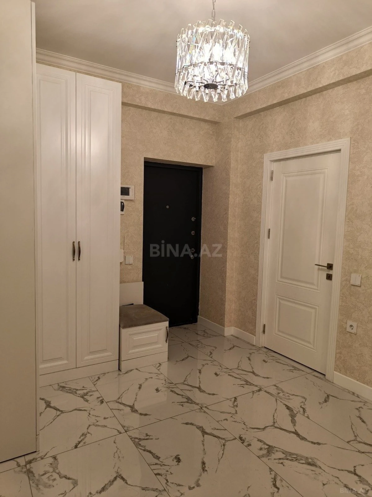 Kirayə verilir 2 otaqlı mənzil 75 m²