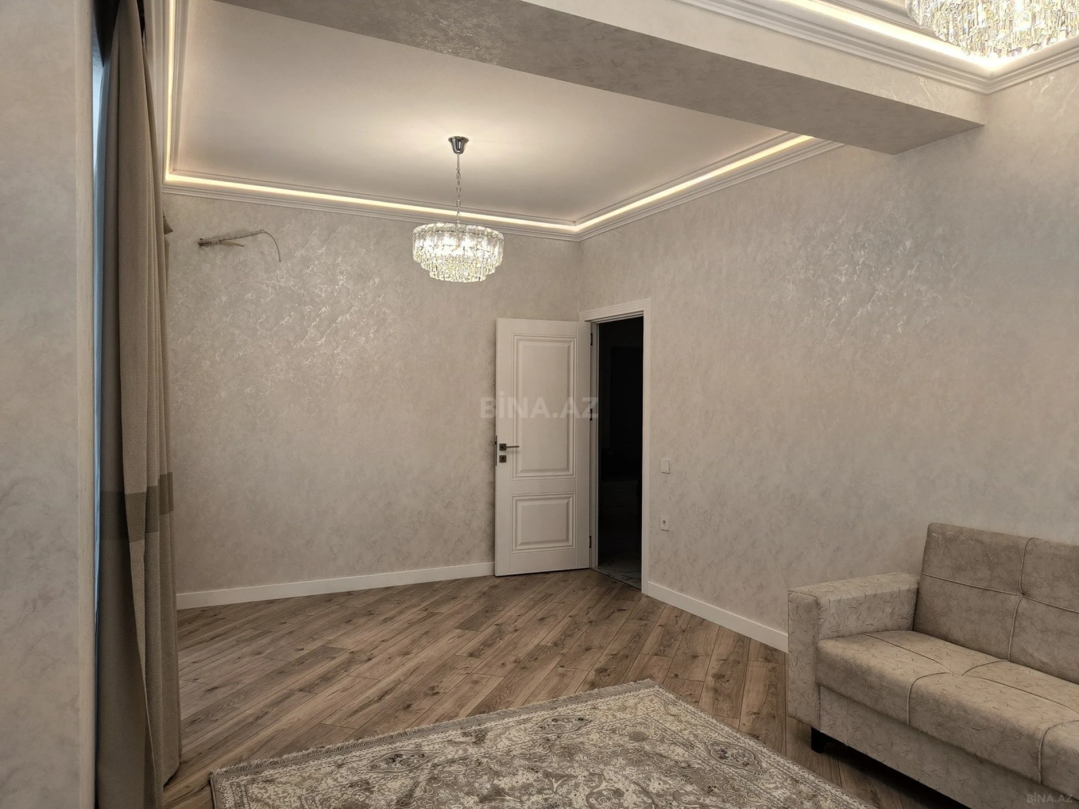 Kirayə verilir 2 otaqlı mənzil 75 m²