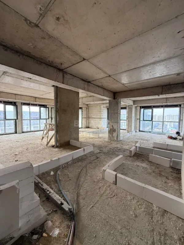 Satılır 3 otaqlı mənzil 124 m²