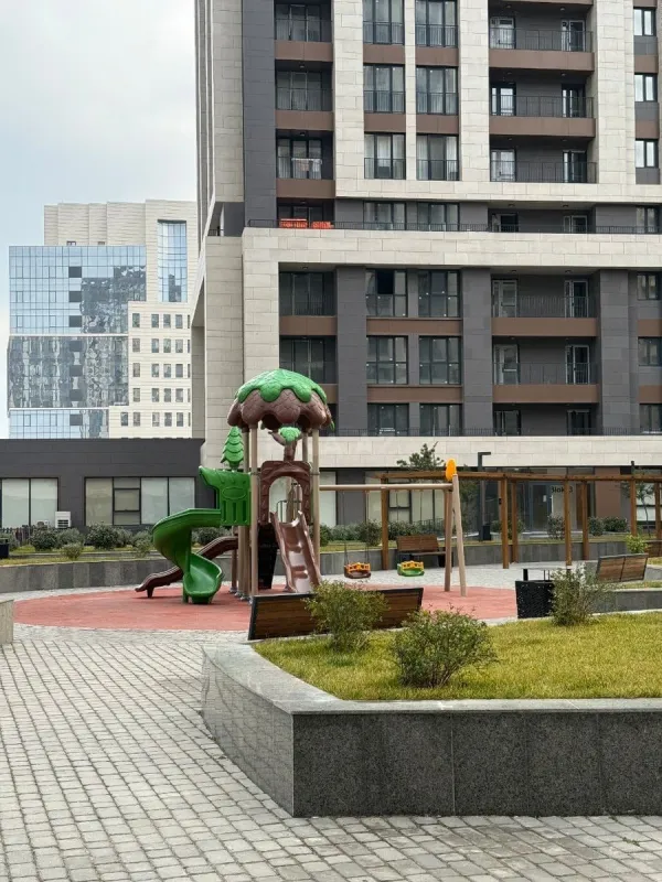 Satılır 3 otaqlı mənzil 124 m²