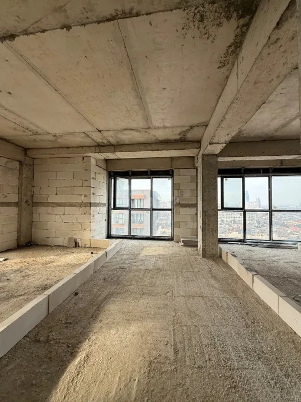 Satılır 3 otaqlı mənzil 124 m²