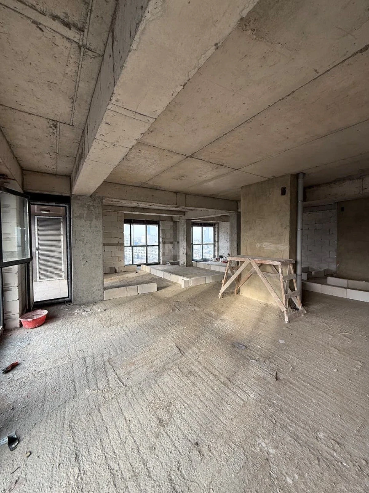 Satılır 3 otaqlı mənzil 124 m²