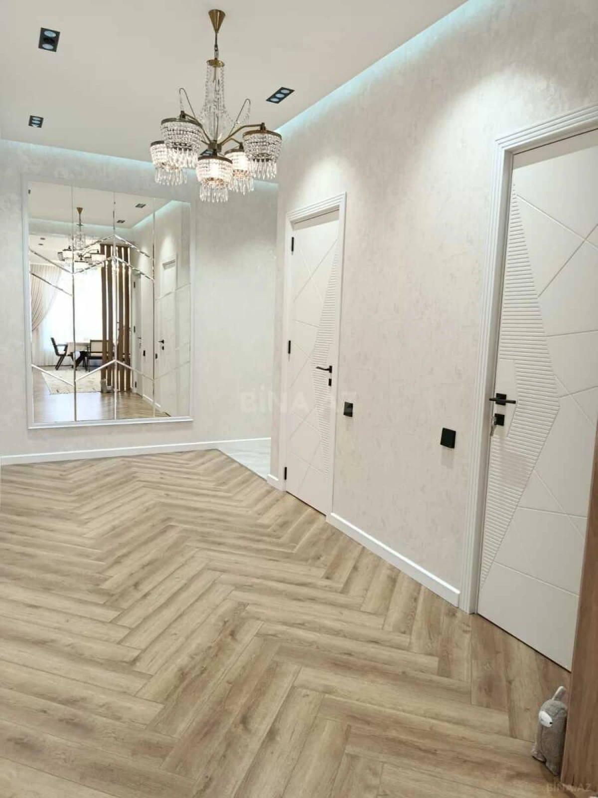 Satılır 3 otaqlı mənzil 120 m²