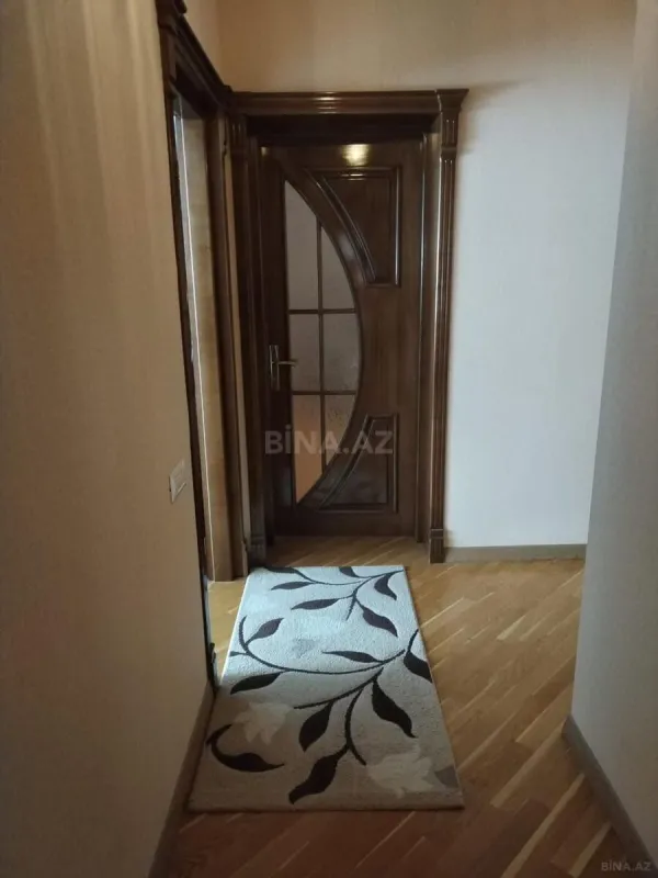 Satılır 4 otaqlı mənzil 140 m²