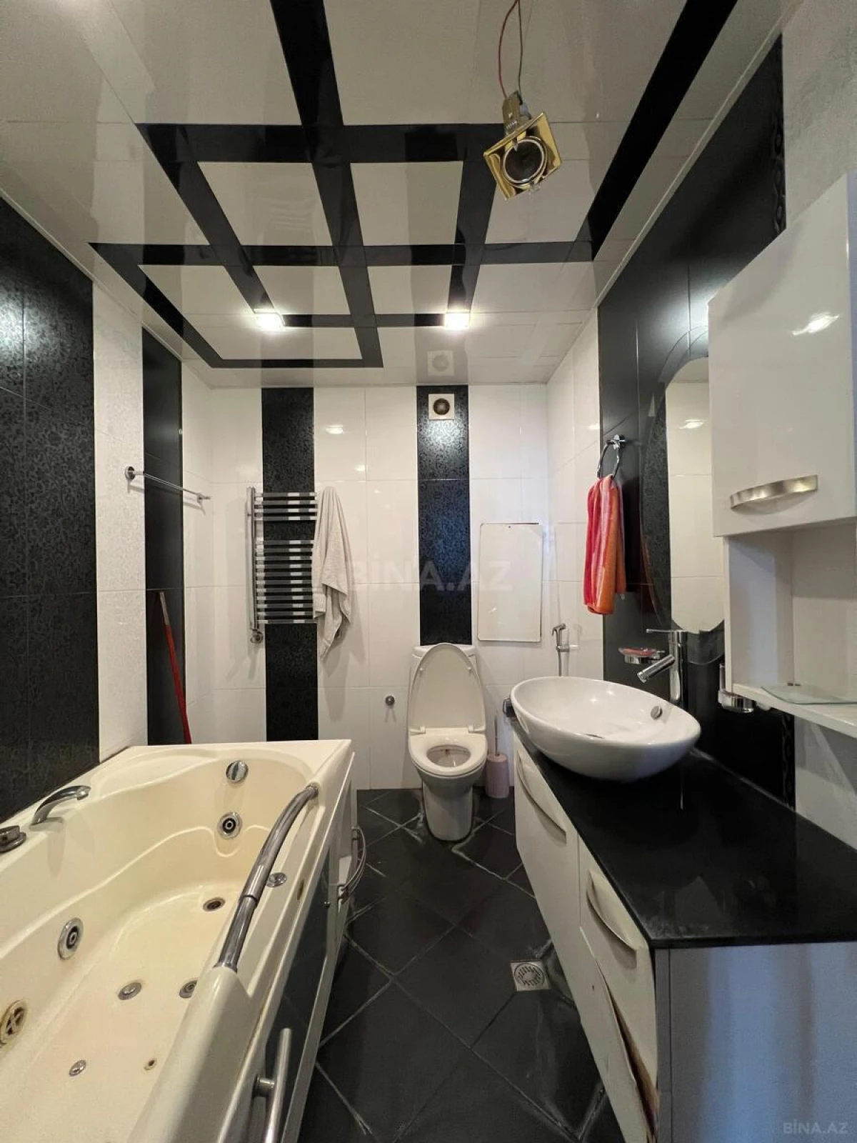 Satılır 4 otaqlı mənzil 171 m²