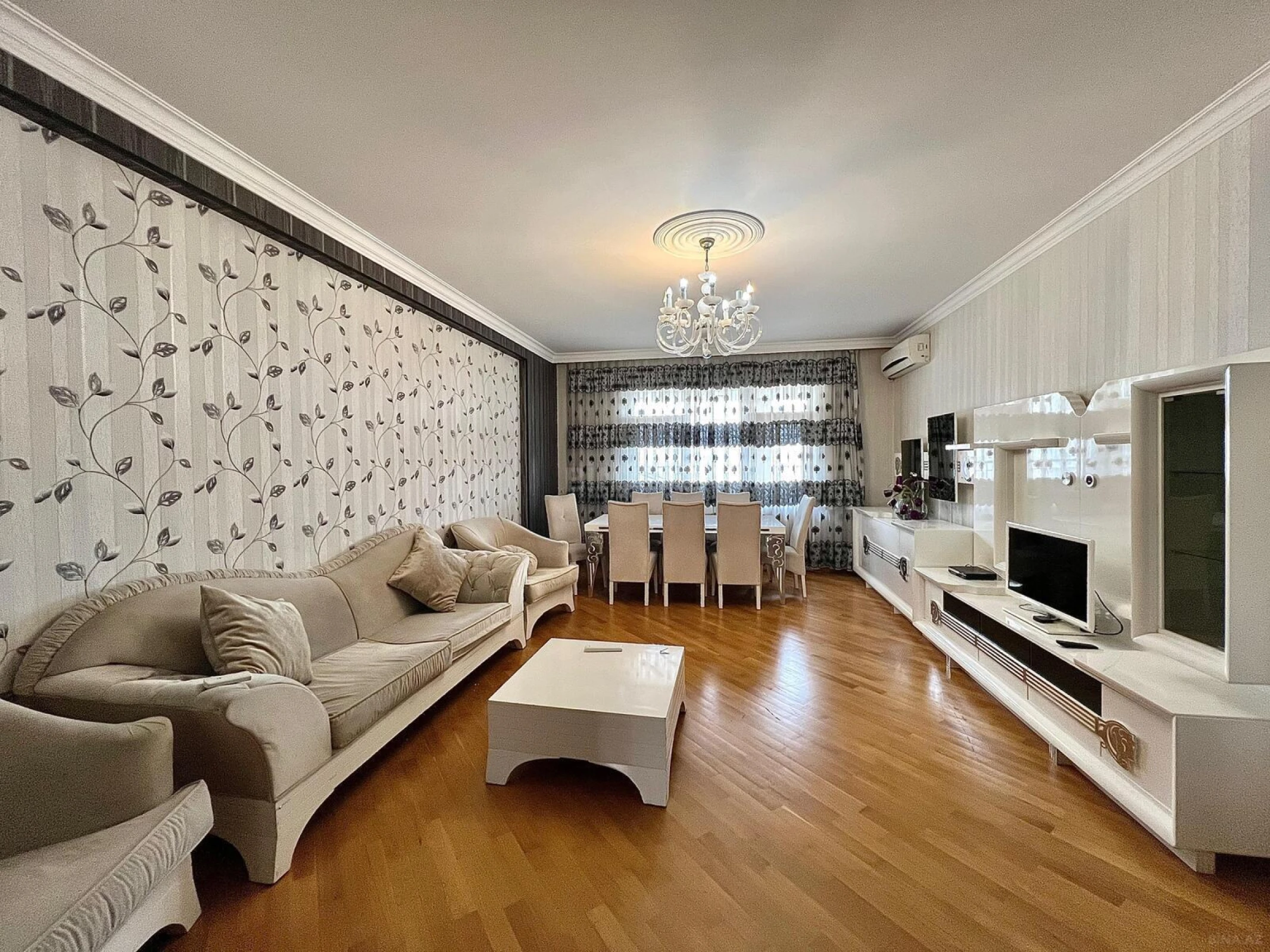 Satılır 4 otaqlı mənzil 171 m²