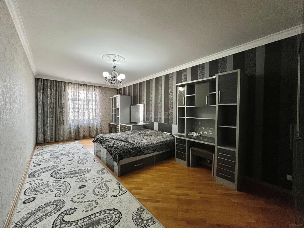 Satılır 4 otaqlı mənzil 171 m²