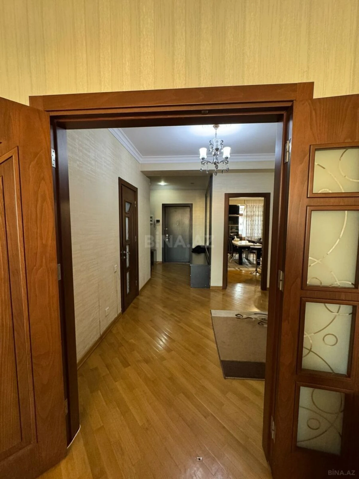 Satılır 4 otaqlı mənzil 171 m²
