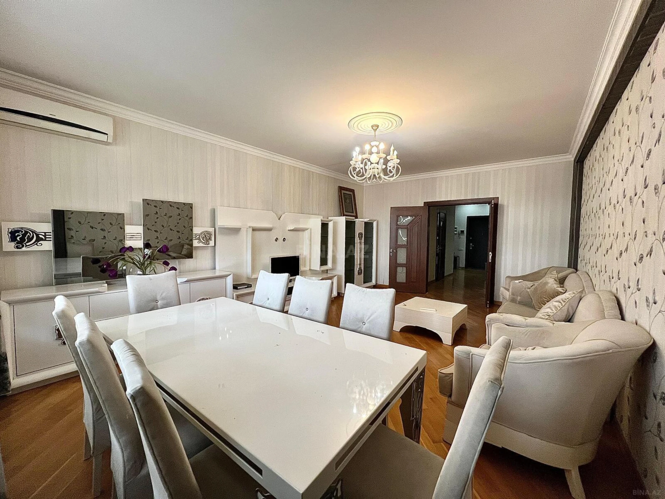 Satılır 4 otaqlı mənzil 171 m²