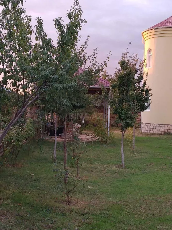 Satılır 7 otaqlı həyət evi 280 m²