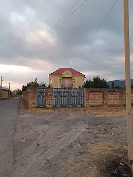 Satılır 7 otaqlı həyət evi 280 m²