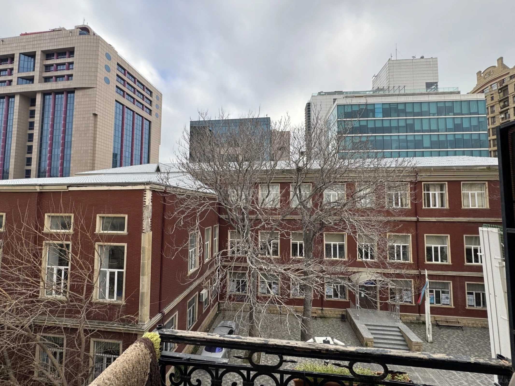 Satılır 3 otaqlı mənzil 100 m²